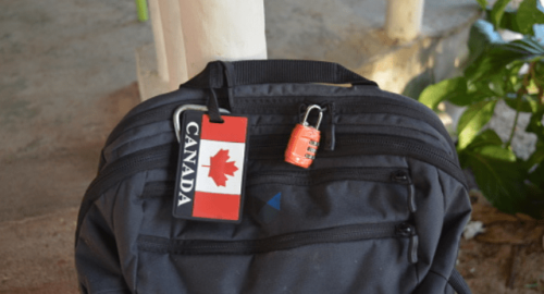 How to lock a backpack without zippers